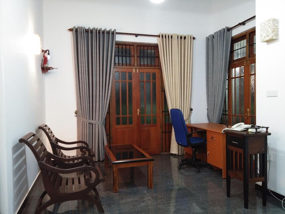 Bed and Breakfast West Dene Негомбо Экстерьер фото