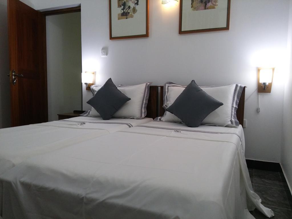 Bed and Breakfast West Dene Негомбо Экстерьер фото