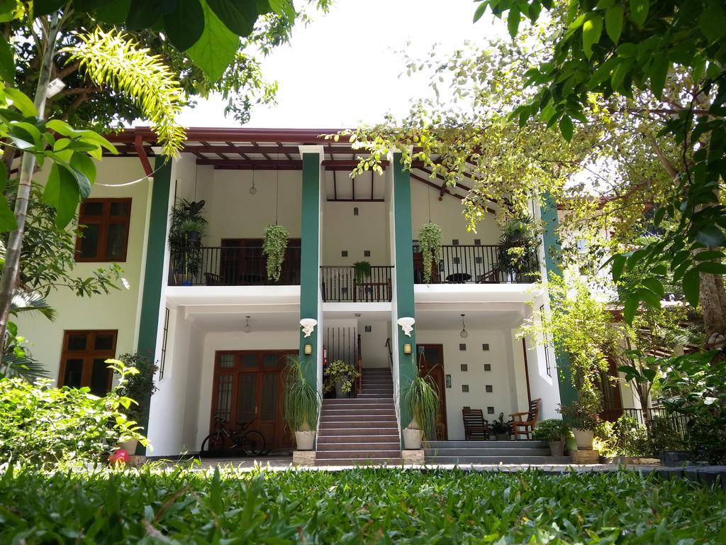 Bed and Breakfast West Dene Негомбо Экстерьер фото