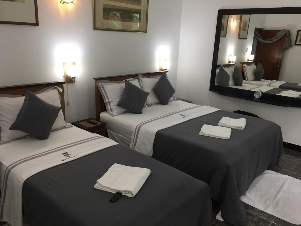 Bed and Breakfast West Dene Негомбо Экстерьер фото
