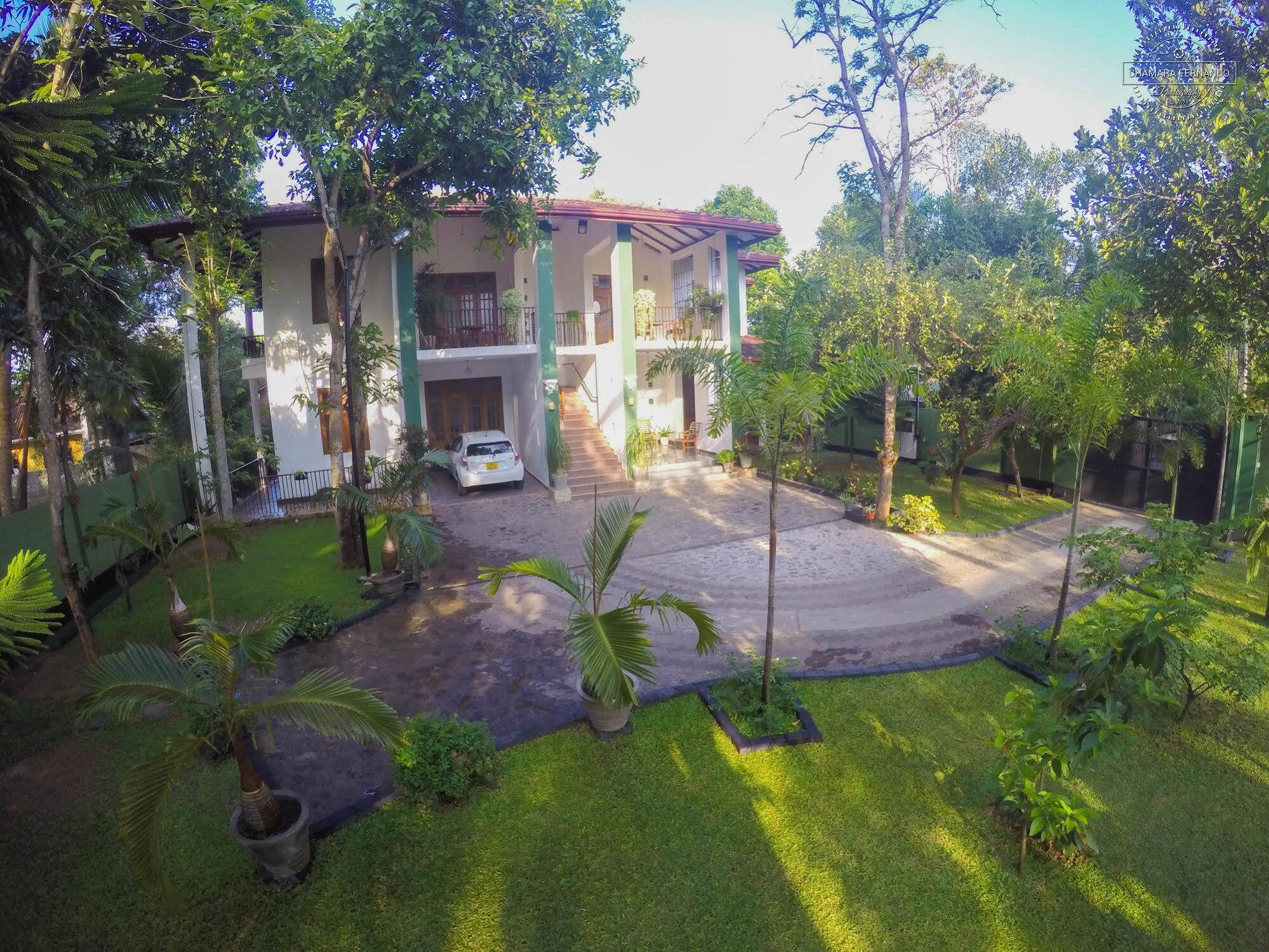 Bed and Breakfast West Dene Негомбо Экстерьер фото