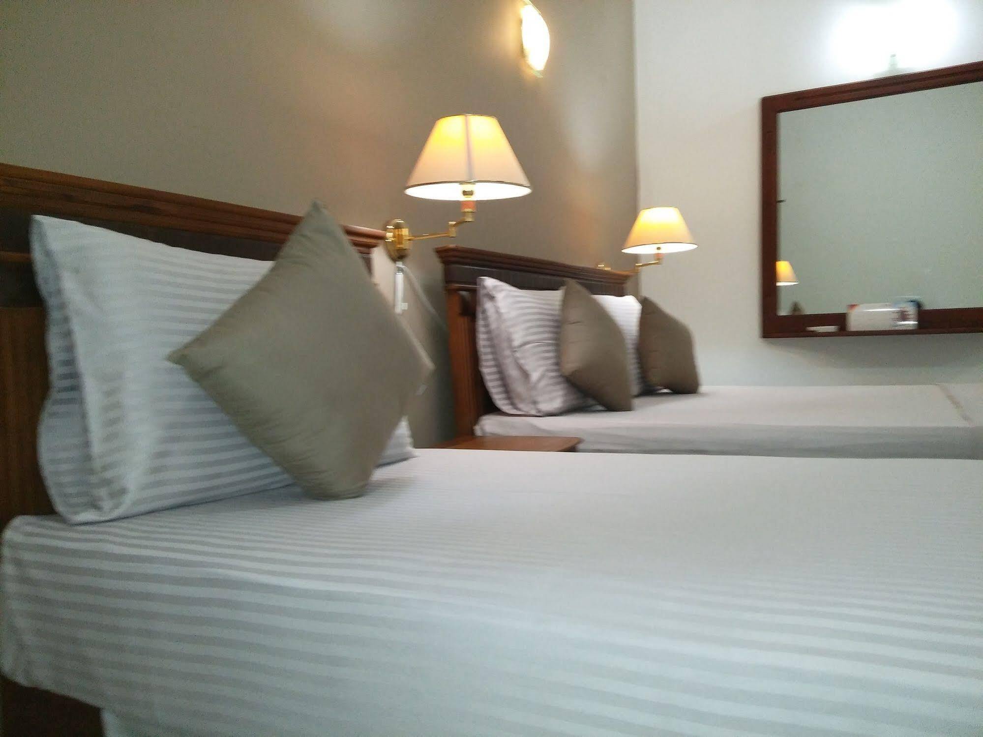 Bed and Breakfast West Dene Негомбо Экстерьер фото