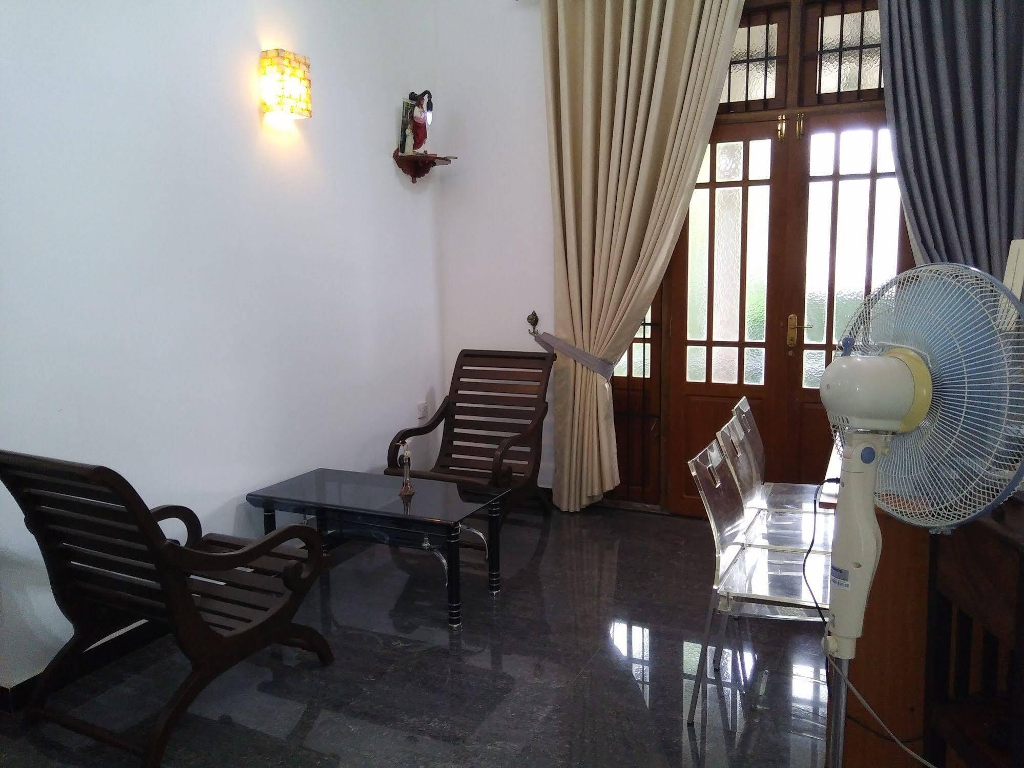 Bed and Breakfast West Dene Негомбо Экстерьер фото
